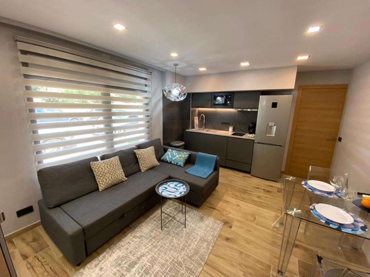 Tomas Apartamentos Sagaro Сан-Фелиу-де-Гишольс Экстерьер фото